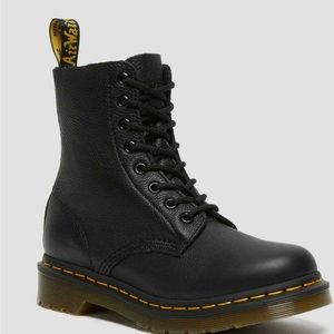 Dr. Martens Pascal Virginia Leather Boots